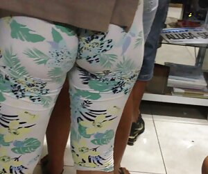 mẹ muốn bạn sex moi ko che gái của mình