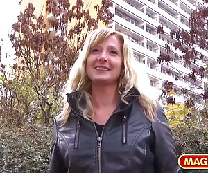 Gái điếm, phim sex co giao ko che Suzanne Kelly nhận được một cú sốc